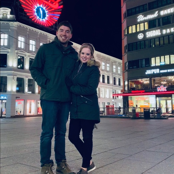 Meet your Posher, Jenn - Picture 2 of 4